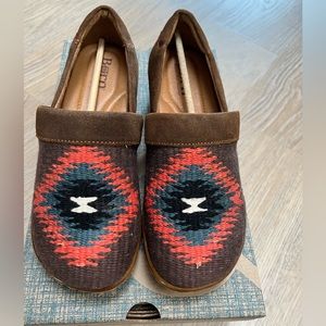 New in box Born Bailie size 7